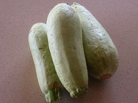 3 Courgettes 3 Courgettes