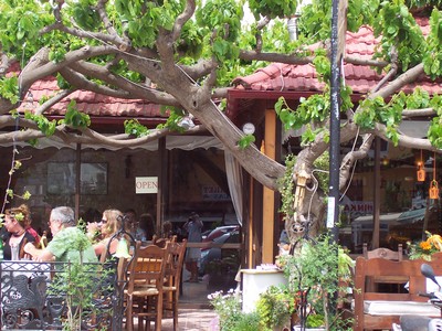 Georgioupoli cafe in the town square